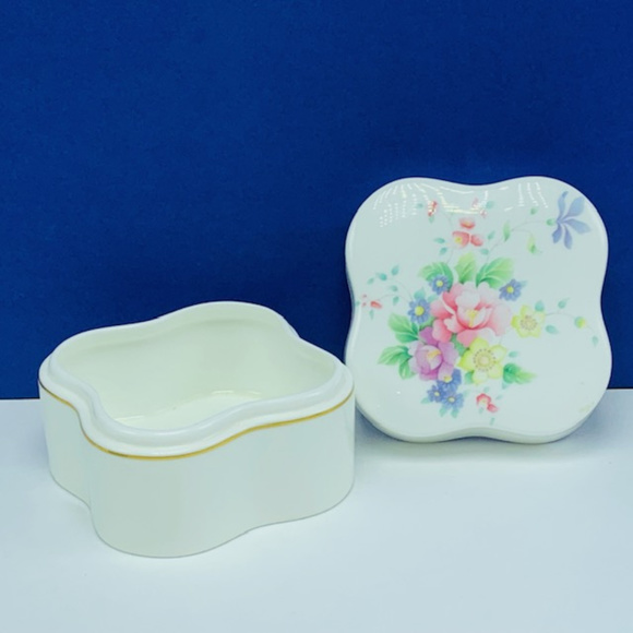 Royal Doulton Summer Bouquet jewelry box England - Picture 1 of 3